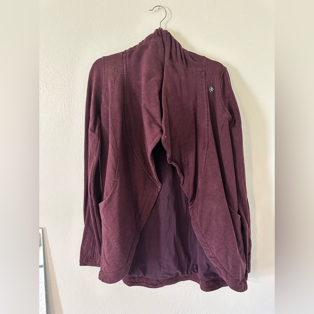 Lululemon That's A Wrap
Heathered Bordeaux Drama - Picture 9 of 13